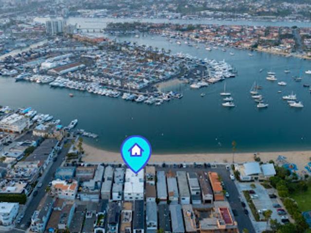 Apartment for sale in Newport Beach