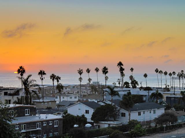 Apartment for sale in Oceanside, California