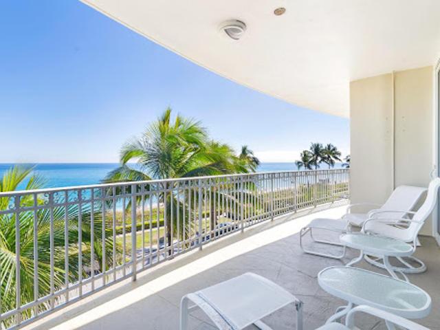Apartment for sale in Palm Beach, Florida