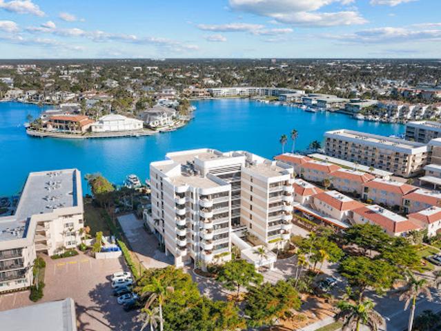 Apartment for sale in Naples, Florida