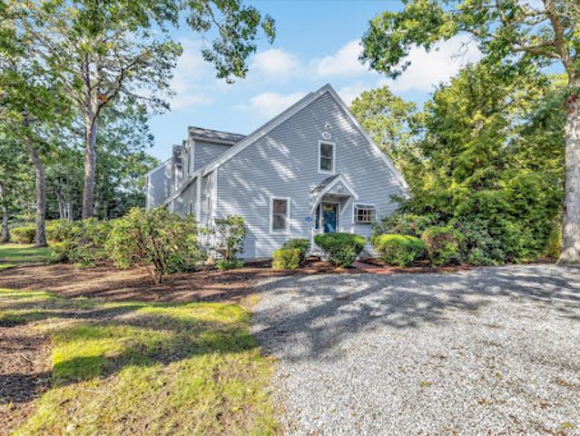Apartment for sale in Mashpee, Barnstable County