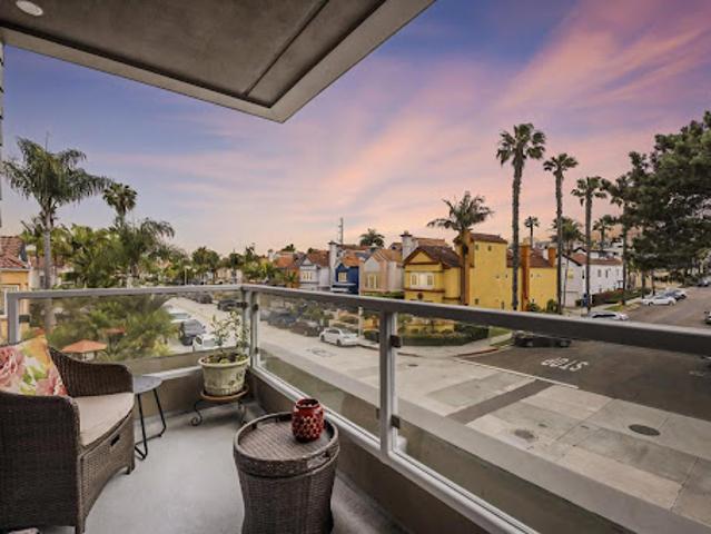 Apartment for sale in Oceanside