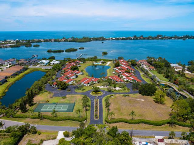 Apartment for rent in Osprey Apartment for rent in Osprey