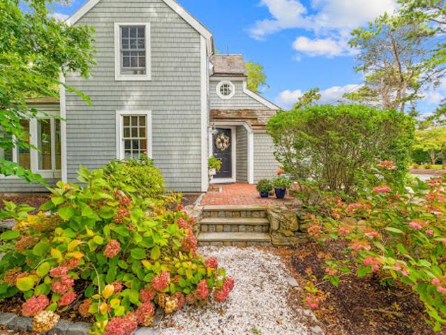 Apartment for sale in Mashpee, Massachusetts