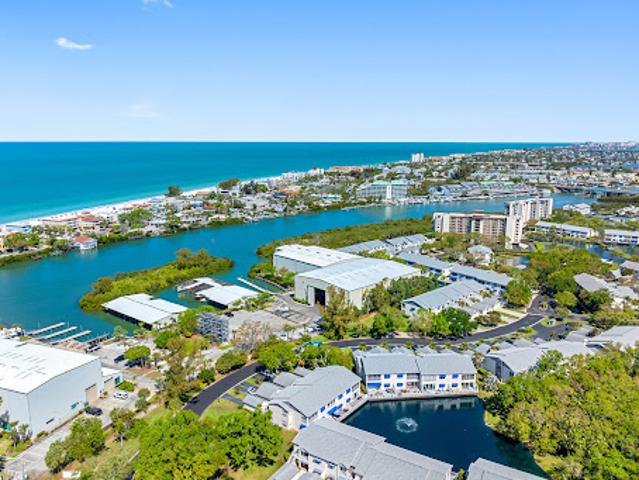 Apartment for sale in Largo, Florida