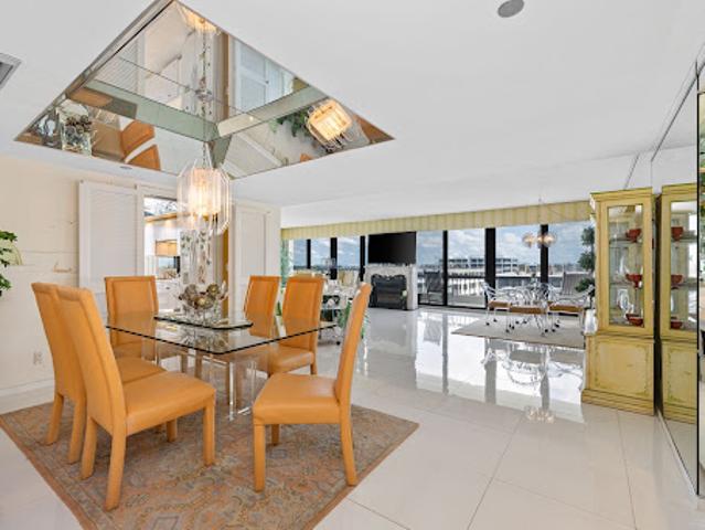 Apartment for sale in Palm Beach, Palm Beach County