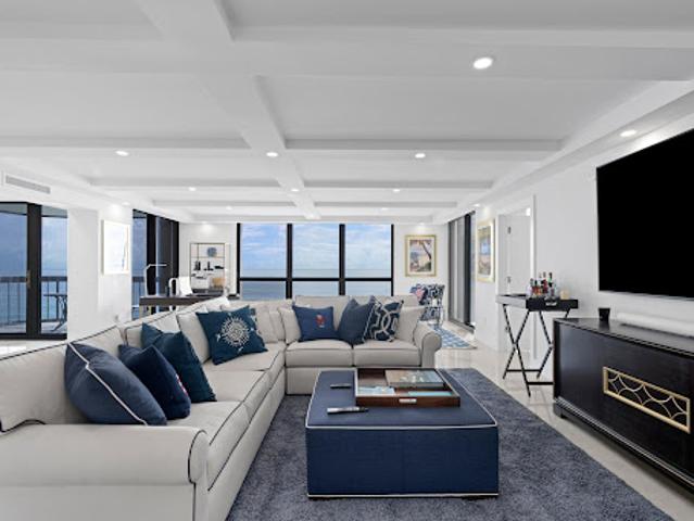 Apartment for sale in Riviera Beach, Florida