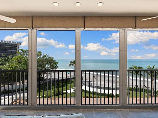 Apartment for sale in Naples, Florida