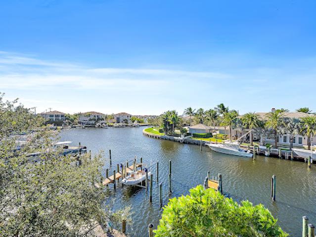 Apartment for sale in North Palm Beach