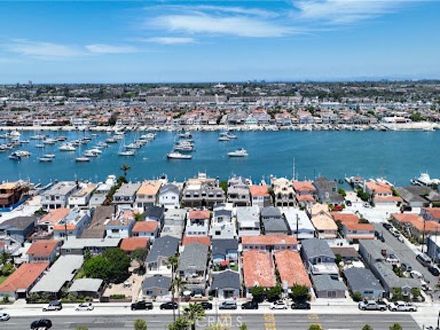 Apartment for sale in Corona Del Mar, California