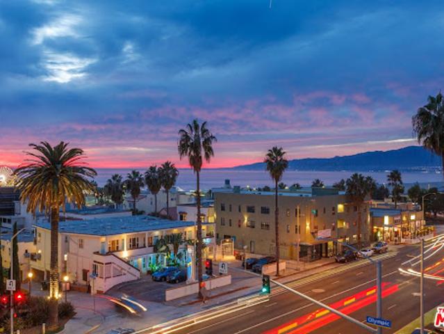 Apartment for sale in Santa Monica, California