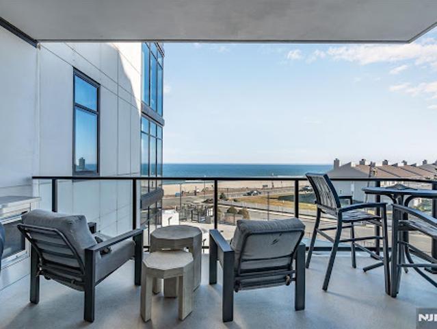 Apartment for sale in Monmouth, New Jersey