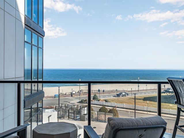 Apartment for sale in Monmouth, New Jersey