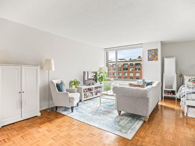Apartment for sale in Arverne, New York