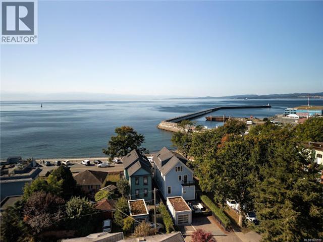 House for sale in Victoria, British Columbia