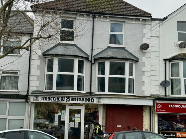 Apartment for rent in Roselands, Eastbourne