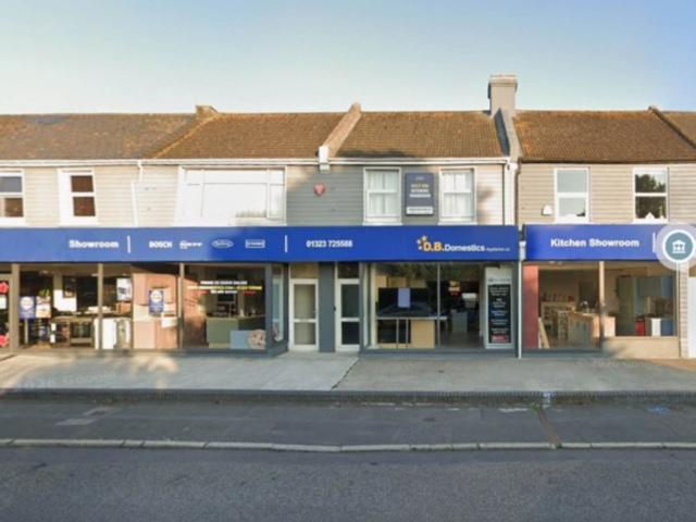 Apartment for rent in Roselands, Eastbourne