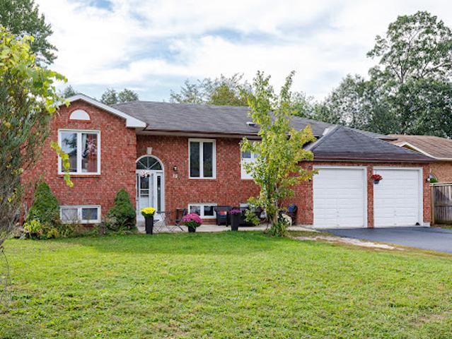 House for sale in Wasaga Beach, Central Ontario