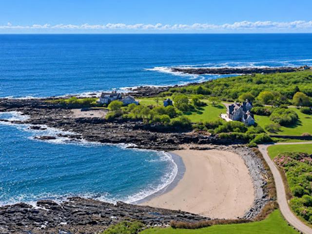 House for sale in Cape Elizabeth, Maine