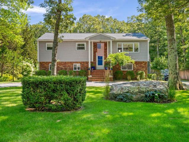 House for sale in Wainscott, New York