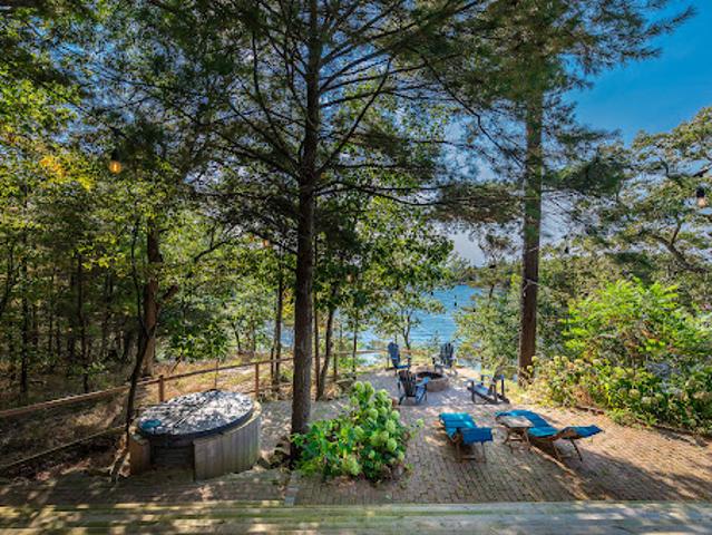 House for sale in Ontario