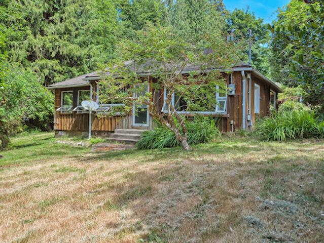 House for sale in Halfmoon Bay
