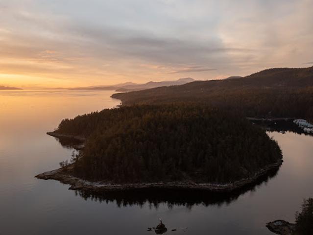 House for sale in Halfmoon Bay, British Columbia