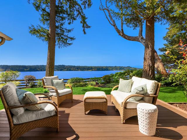 House for sale in Bainbridge Island, Washington