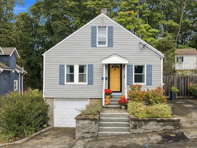 House for sale in Swampscott, Essex County