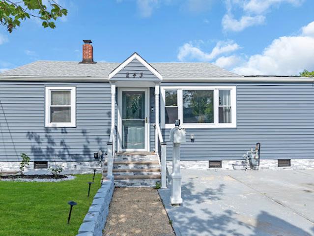 House for sale in Long Branch