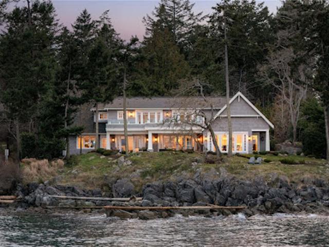 House for sale in Saanich, British Columbia