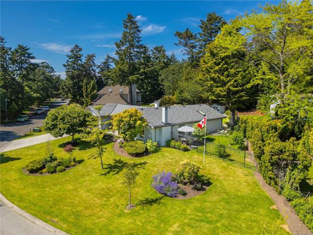 House for sale in Saanich, British Columbia