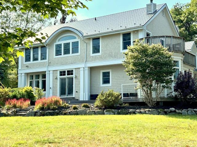 House for sale in Chester Basin, Nova Scotia