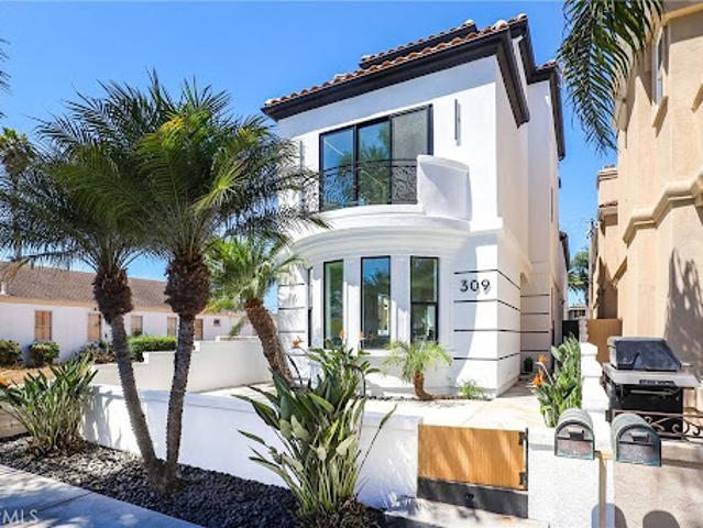 House for sale in Huntington Beach, California