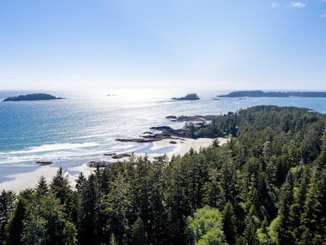 House for sale in Clayoquot, British Columbia