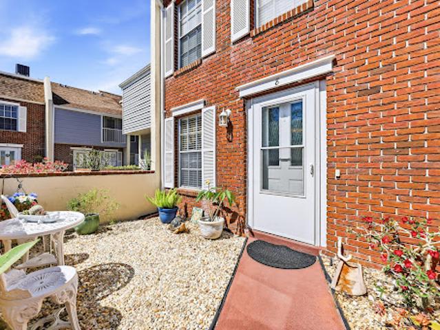 House for sale in Canoga Park, California