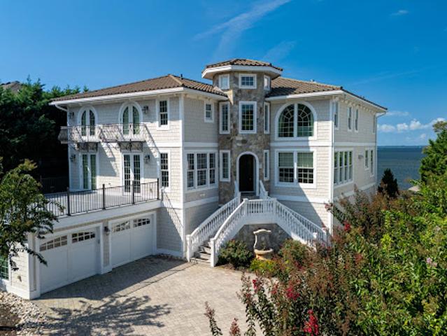 House for sale in Kitty Hawk, North Carolina