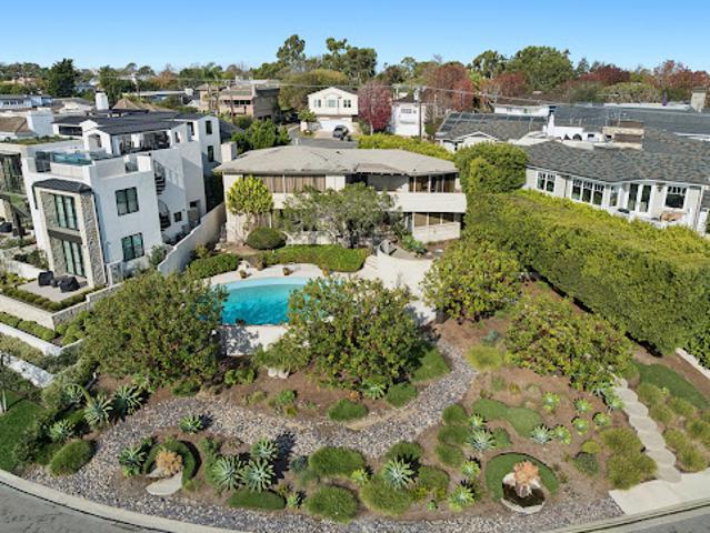 House for sale in Corona Del Mar, California