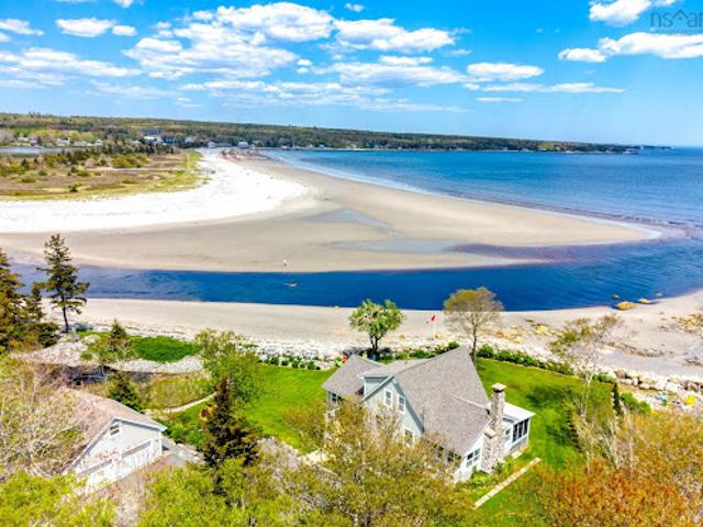 House for sale in Port Mouton House for sale in Port Mouton