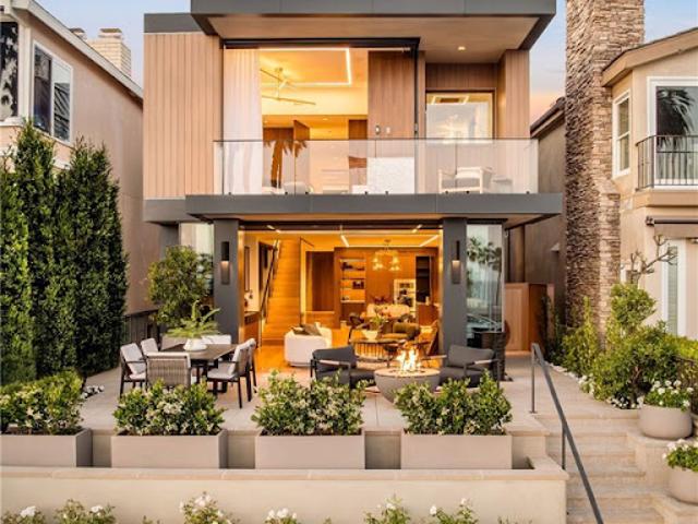 House for sale in Corona Del Mar, California