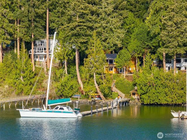 House for sale in Bainbridge Island, Washington