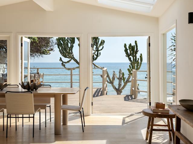 House for sale in Malibu