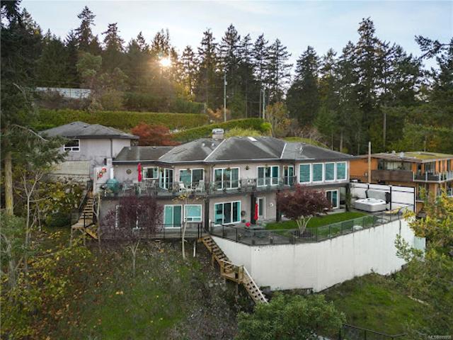 House for sale in Victoria, British Columbia