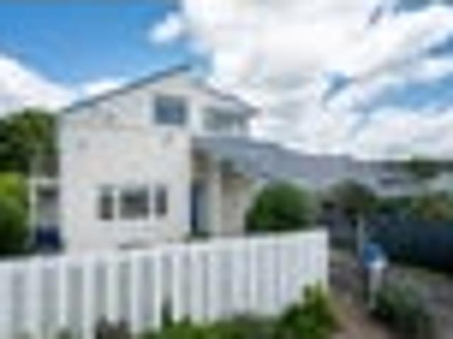 House for sale in Narrow Neck