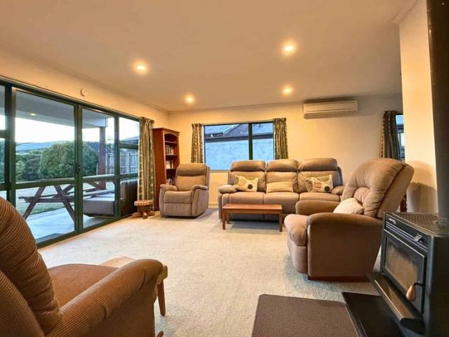 House for rent in Otakou