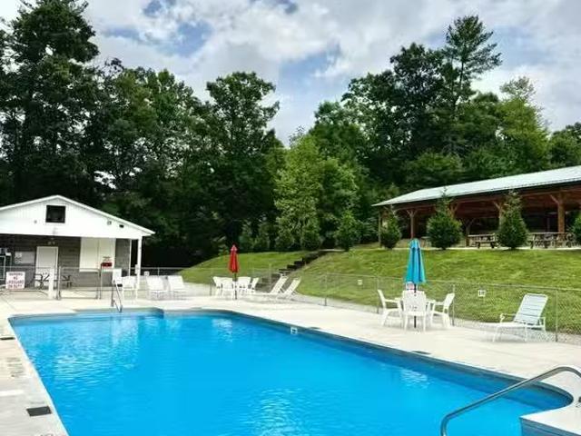 Condo for rent in Marion