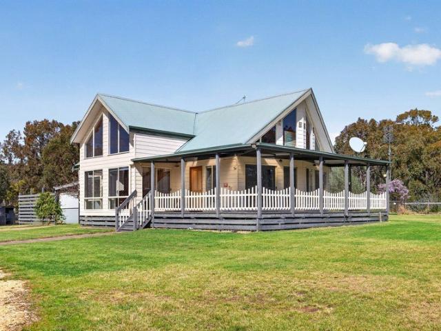 Cottage for sale in Victoria