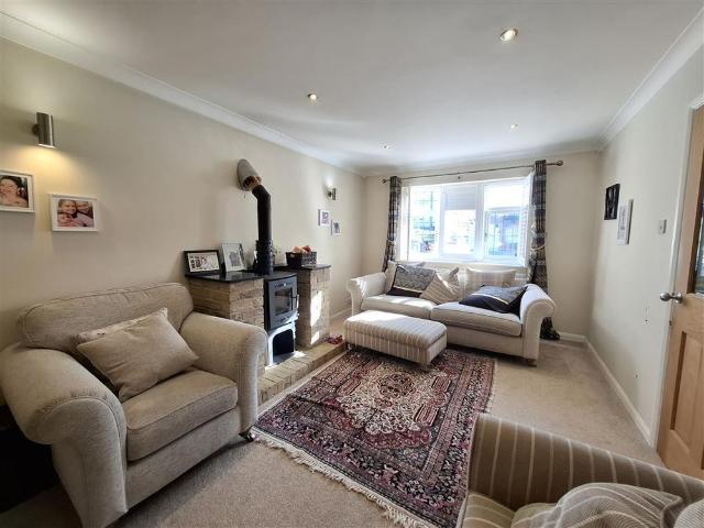 House for rent in Pouchen End, Hertfordshire