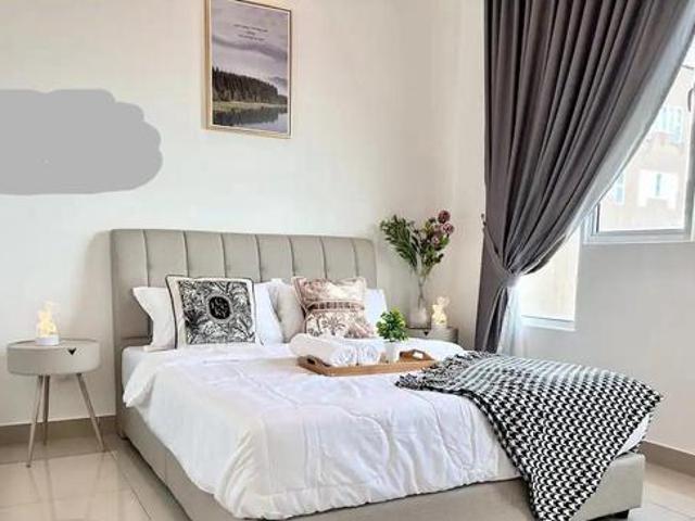 Condominium for rent in Malaka