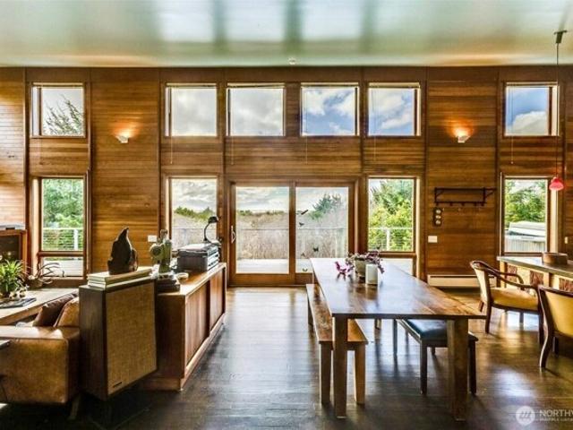 House for sale in Ocean Shores